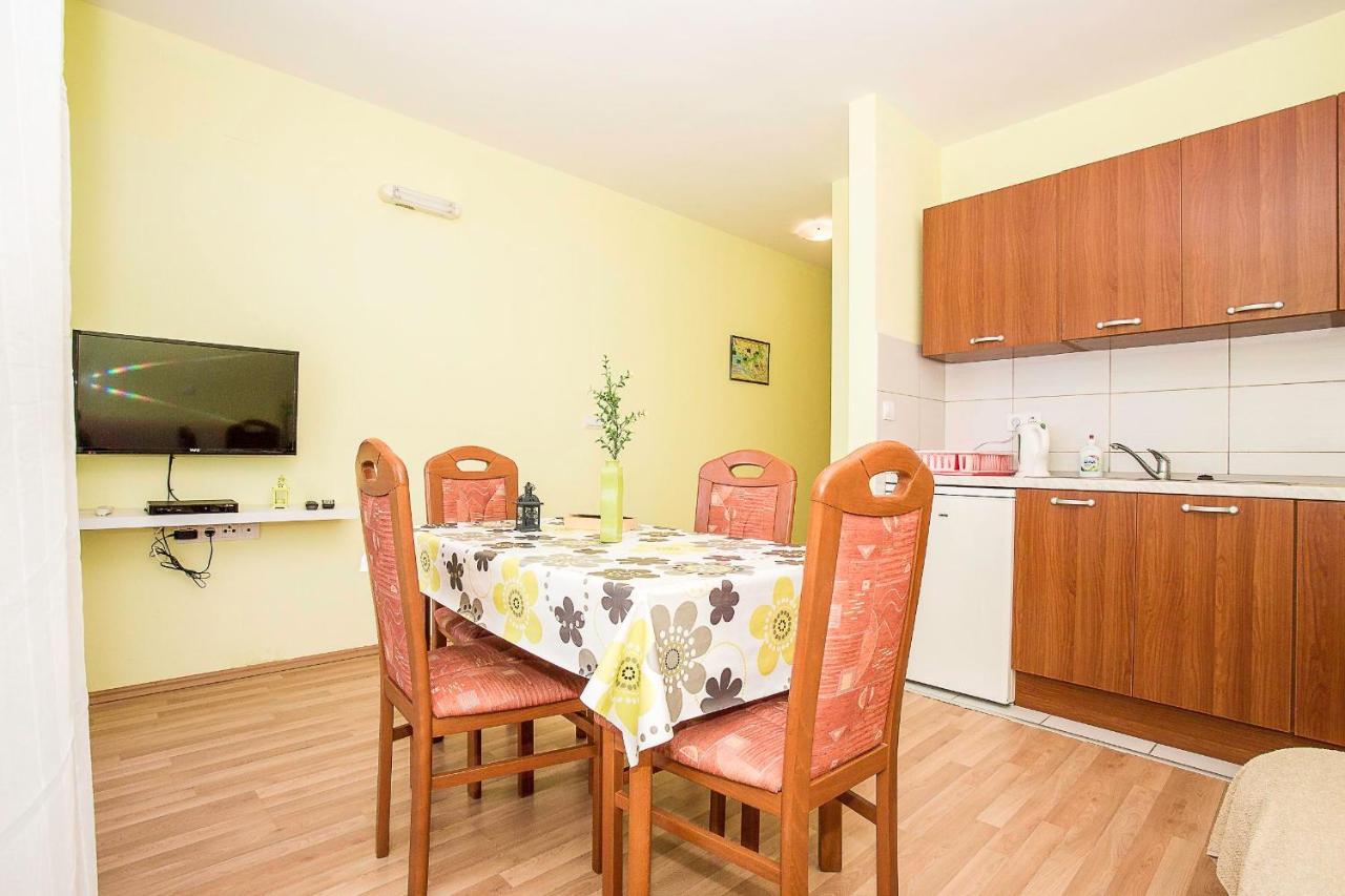 Apartments Krsticevic Клек Екстер'єр фото